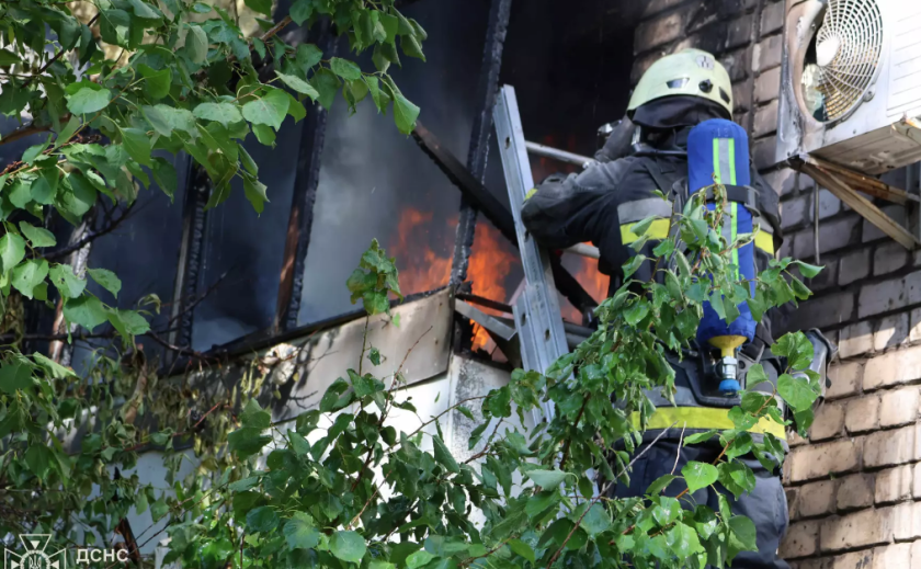 У Запоріжжі вогнеборці ліквідували пожежу у багатоповерхівці
