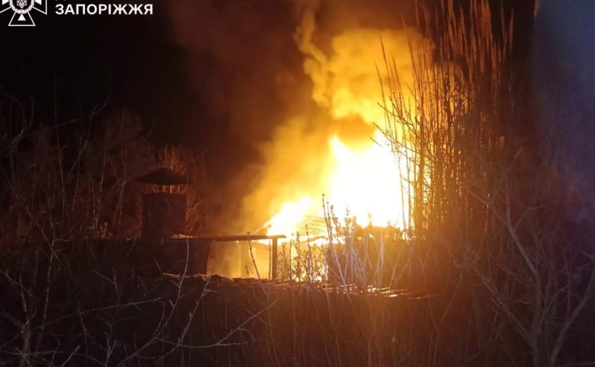 У Запорізькому районі зайнявся дачний будинок У Запорізькому районі зайнявся дачний будинок