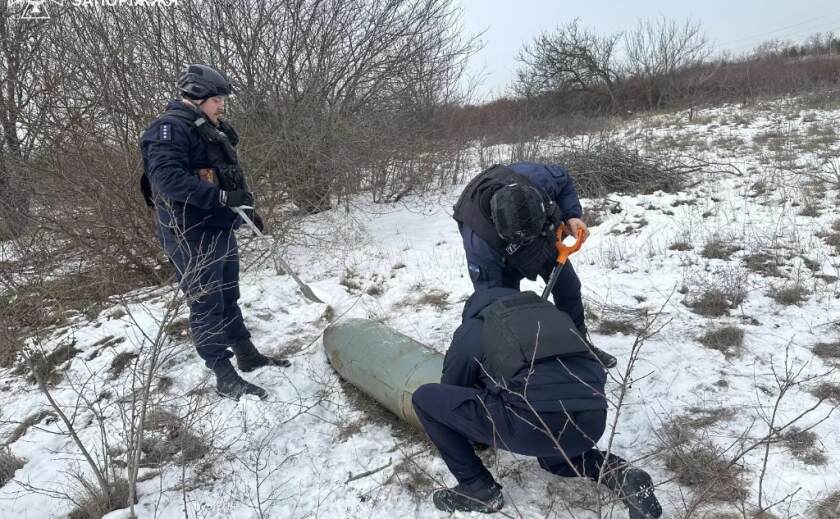 У Запоріжжі сапери ДСНС знешкодили небезпечну авіабомбу вагою півтонни