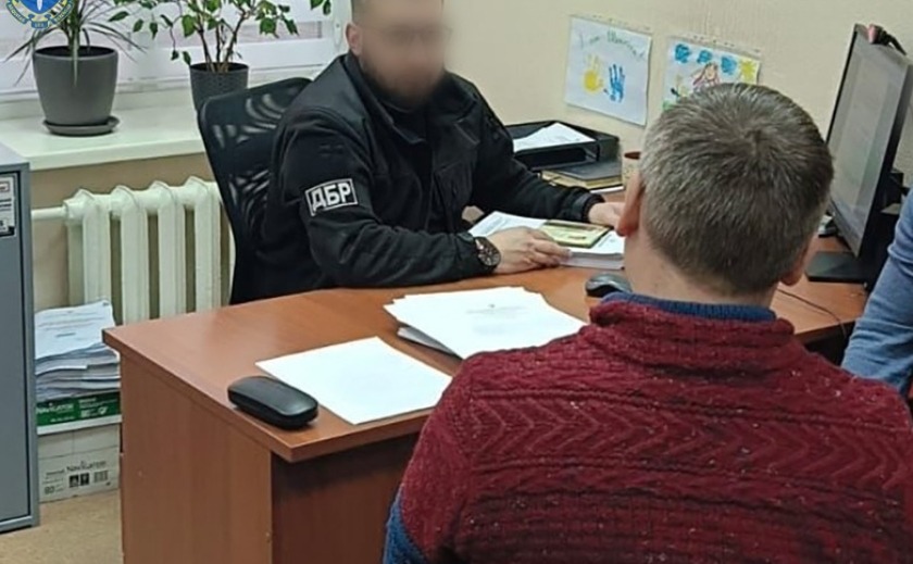 Ділився конфіденційною інформацією з представниками ритуальної служби: у Запоріжжі перед судитимуть експоліцейського