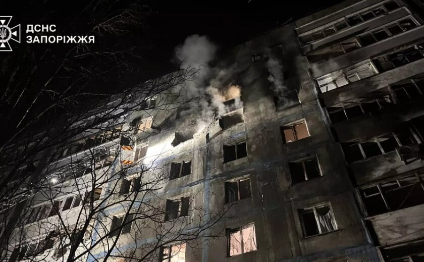 У Запоріжжі внаслідок нічної ворожої атаки постраждала жінка