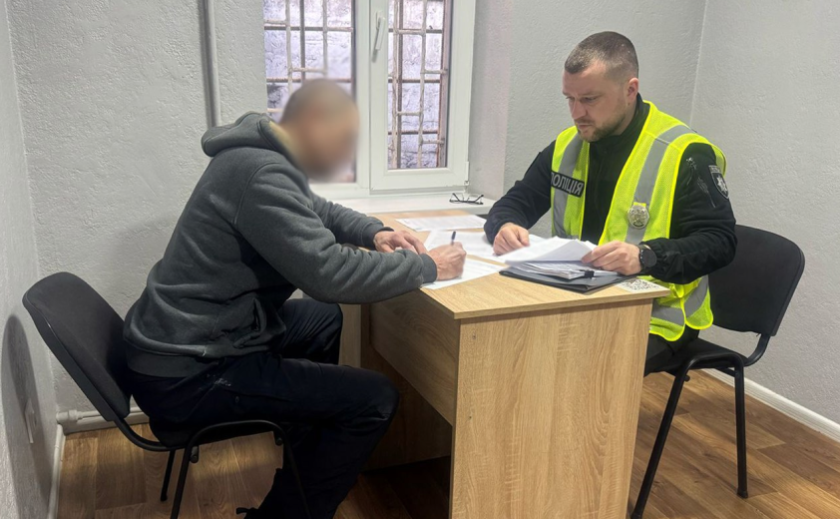 Правоохоронці Запоріжжя на гарячому затримали квартирного крадія Правоохоронці Запоріжжя на гарячому затримали квартирного крадія
