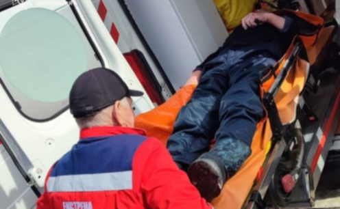 У Запоріжжі рятувальники та перехожі врятували рибалку, який провалився під кригу у затоці Дніпра