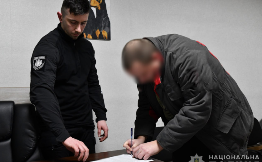 Через ревнощі підпалив авто ймовірного суперника: запорізькі поліцейські затримали зловмисника Через ревнощі підпалив авто ймовірного суперника: запорізькі поліцейські затримали зловмисника