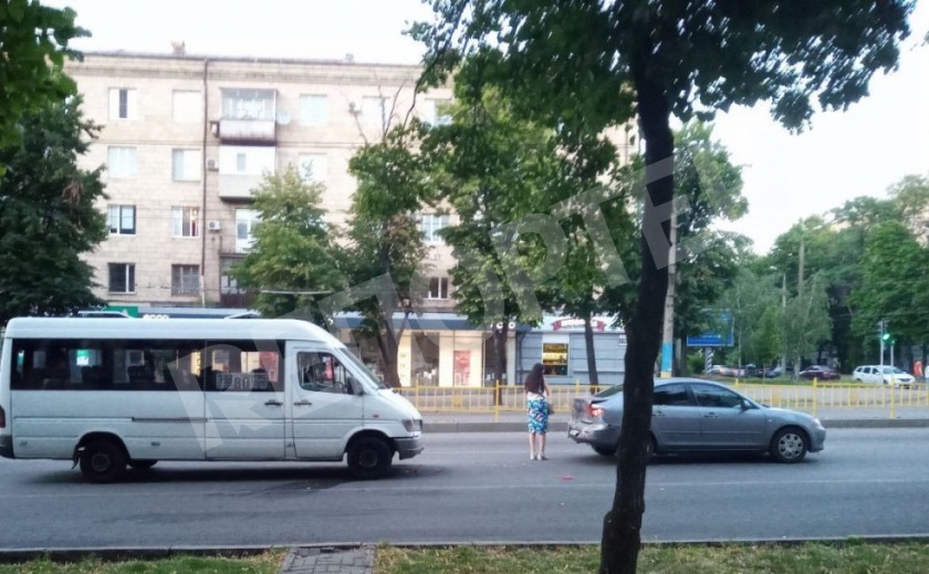 Четверо пассажиров запорожской маршрутки пострадали в ДТП