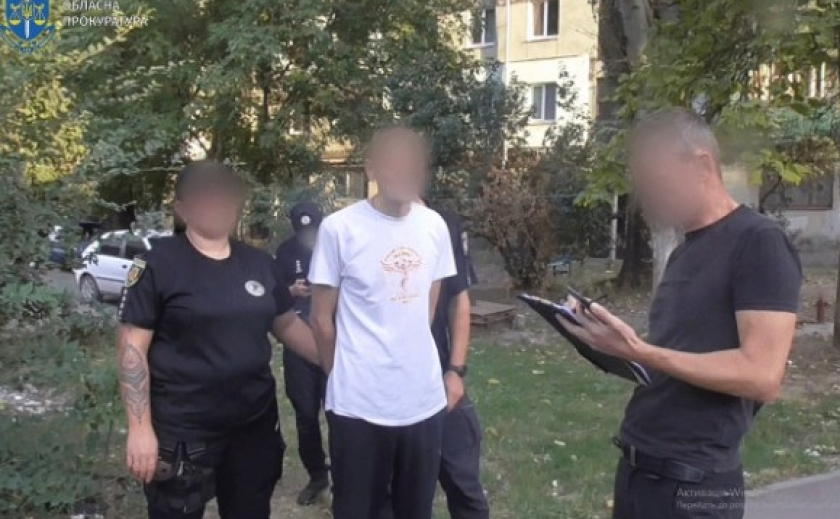 У Запоріжжі суд виніс вирок двом чоловікам за розбійний напад та пограбування жінок