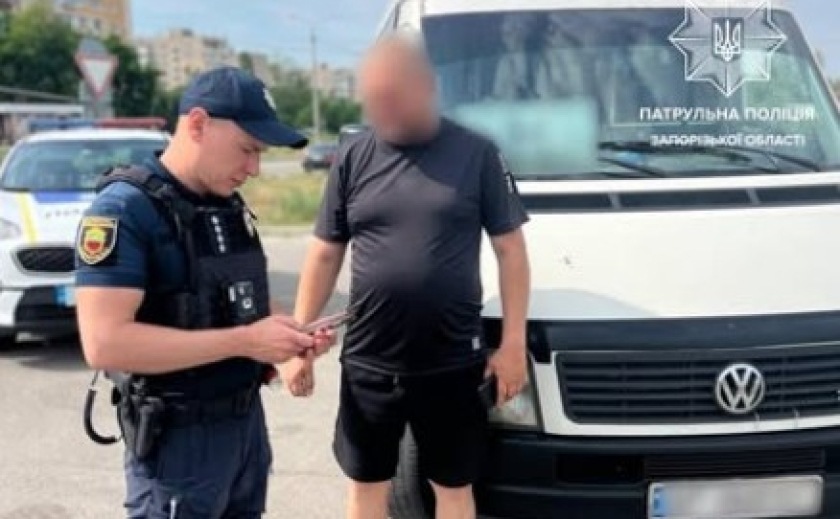 Проїхав на червоний: у Запоріжжі притягнули до відповідальності водія маршрутки