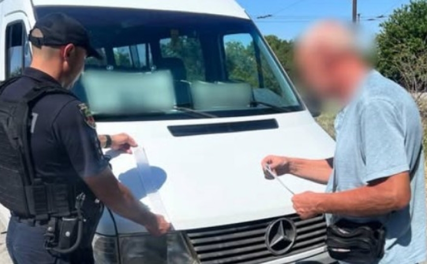 У Запоріжжі водій маршрутки грубо порушив ПДР: патрульні розшукали правопорушника У Запоріжжі водій маршрутки грубо порушив ПДР: патрульні розшукали правопорушника