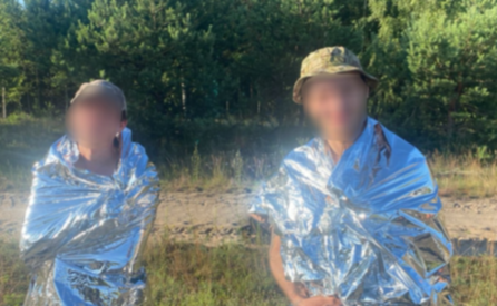 Невдала спроба втечі: прикордонники врятували двох чоловіків з Запоріжжя, які заблукали у лісах Рівненщини