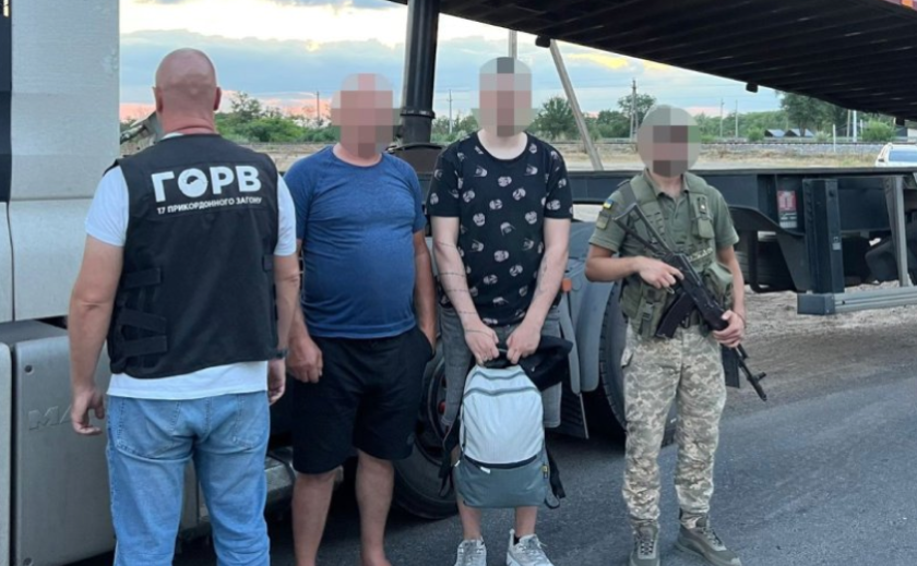 На Одещині батько і син намагалися перевезти ухилянтів через кордон у схованках вантажівок: серед втікачів житель Запоріжжя