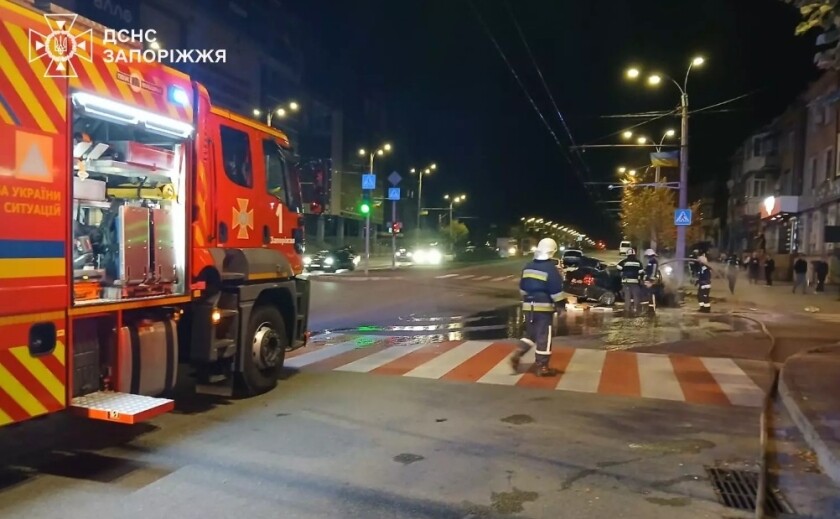 У Запоріжжі ввечері зіткнулися дві автівки: сталося займання