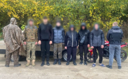 На Одещині прикордонники викрили водія авто та мотоцикліста, які супроводжували групу порушників: серед втікачів житель Запоріжжя