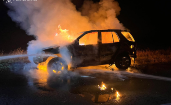 У Запорізькому районі спалахнув легковий автомобіль: подробиці