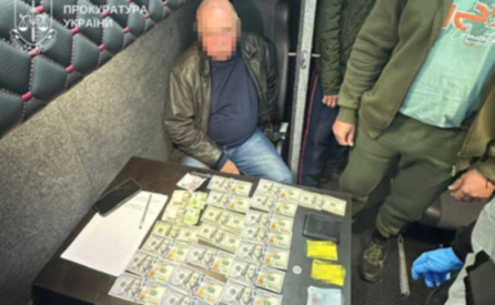 У Запоріжжі викрили посадовців ТЦК на хабарі у 2000 доларів
