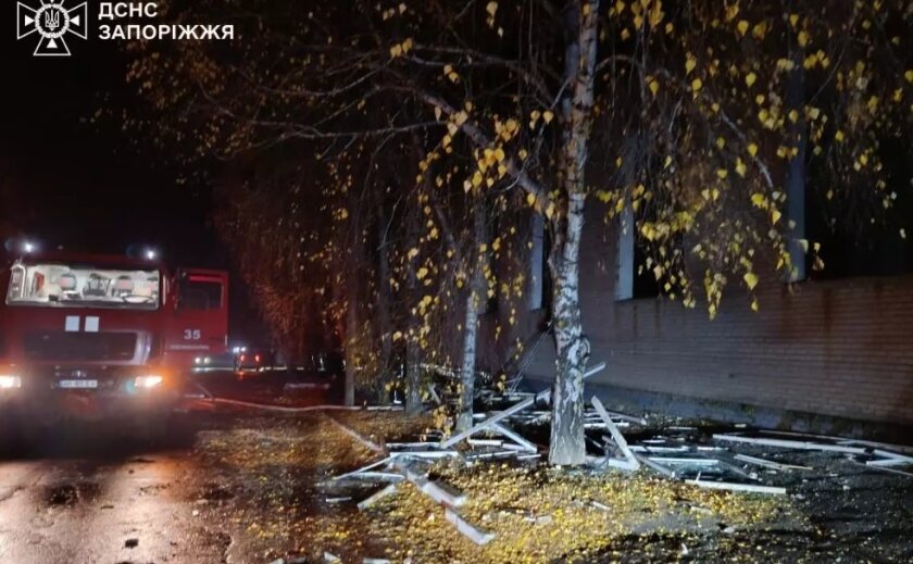 Запорізький район: ворог завдав ударів безпілотниками по житлових будинках та навчальному закладу