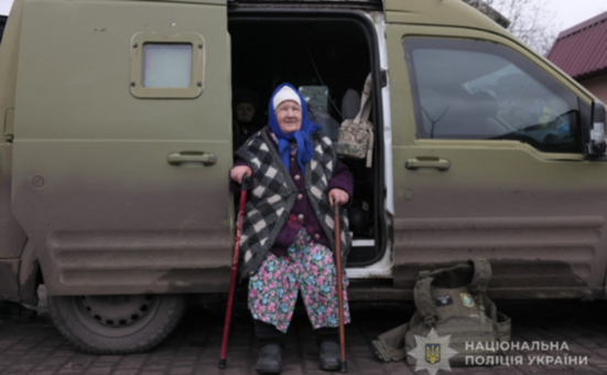 Під час збору дрон влучив у цивільний автомобіль: правоохоронці евакуювали ще 18 людей з Гуляйполя