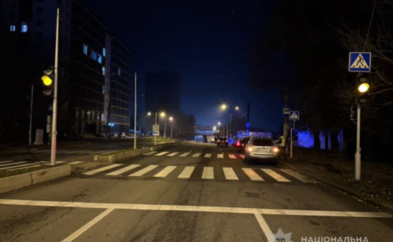 Поліція Запоріжжя розшукує водія, який збив пішохода та втік з місця ДТП