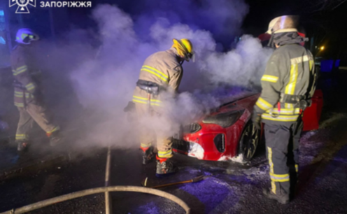 У Запоріжжі спалахнув KIA Stinger: подробиці від надзвичайників