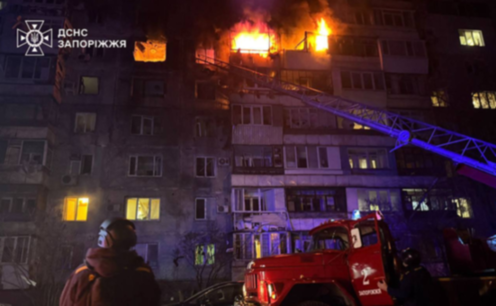 Запоріжжя: росіяни завдали удару БпЛА по девʼятиповерховому житловому будинку, є постраждалі