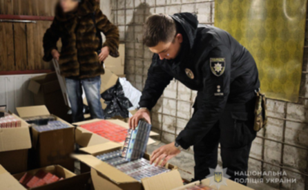 У Запоріжжі поліція вилучила понад 37,5 тисячі пачок нелегальних цигарок: подробиці
