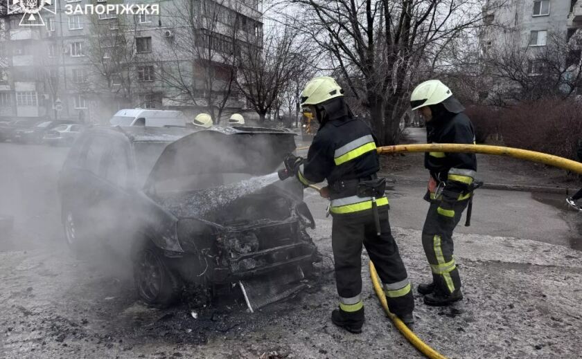 Запорізькі рятувальники ліквідували займання автомобіля