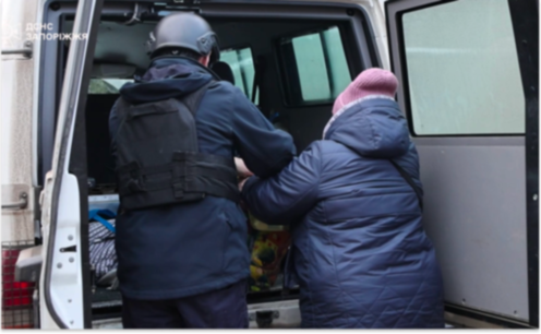 Надзвичайники Запоріжжя евакуювали літнє подружжя з прифронтового населеного пункту