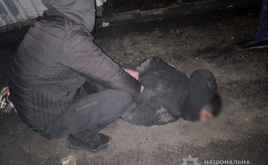 Запорізькі поліцейські зі службовим собакою затримали 23-річного грабіжника