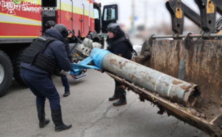 У Запоріжжі сапери ДСНС знешкодили залишки реактивного снаряда