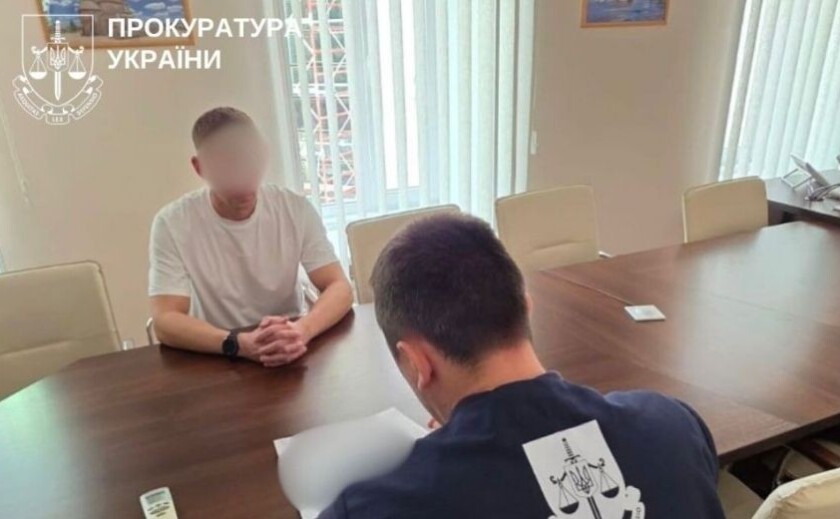 Посадовця Запорізької митниці підозрюють у продажі службової інформації