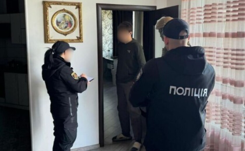 Видавали себе за працівників податкової служби та ошукали підприємців на 700 тисяч гривень: у Запоріжжі судитимуть учасників організованої групи