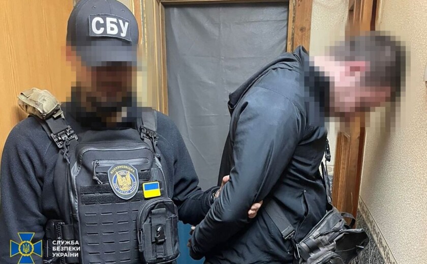 СБУ затримала двох підозрюваних у співпраці з окупантами під час захоплення Херсонщини та Запоріжжя