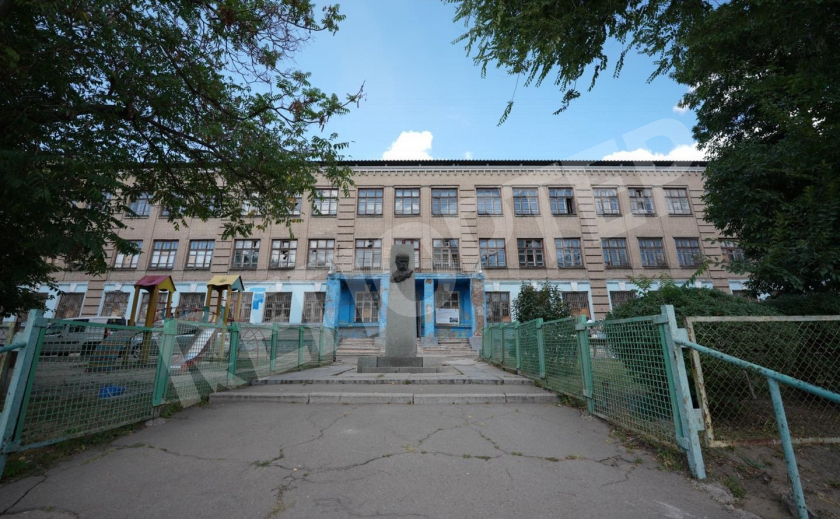 Обещанного - пять лет ждать. Построенную зеками запорожскую школу не могут восстановить